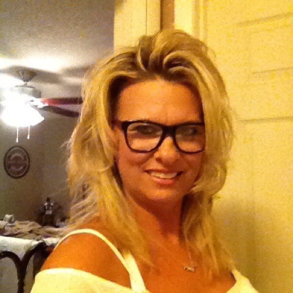 Meet your Posher, Robyn - Picture 2 of 10